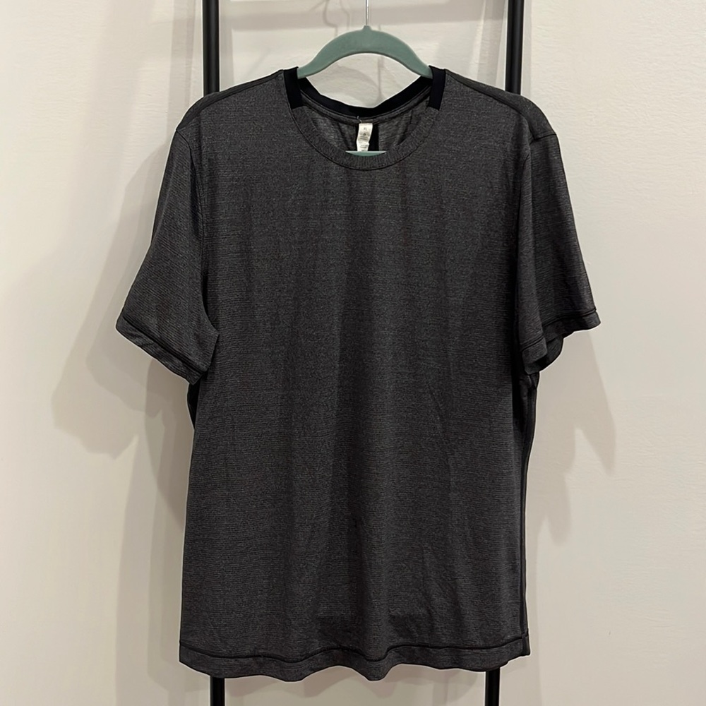 Lululemon gray t-shirt short sleeve men size XL